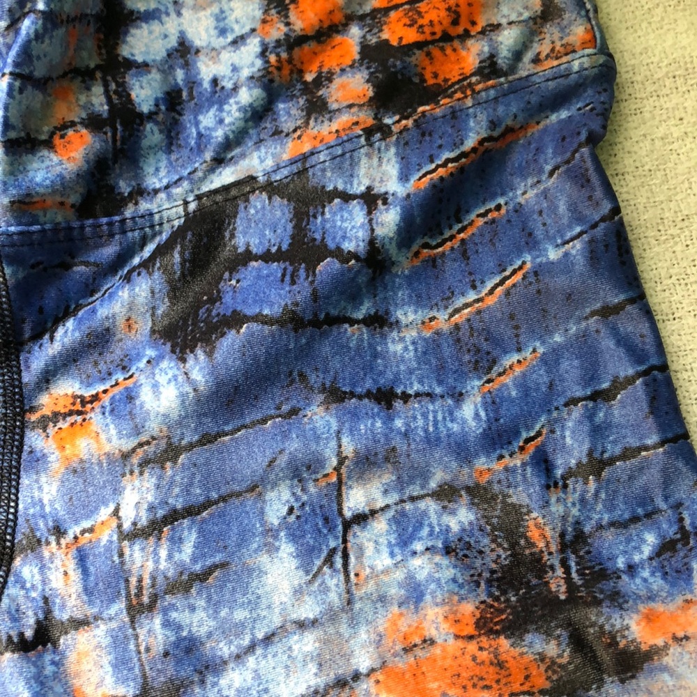 (EUC) Koral snakeskin print cropped leggings small - Picture 4 of 6